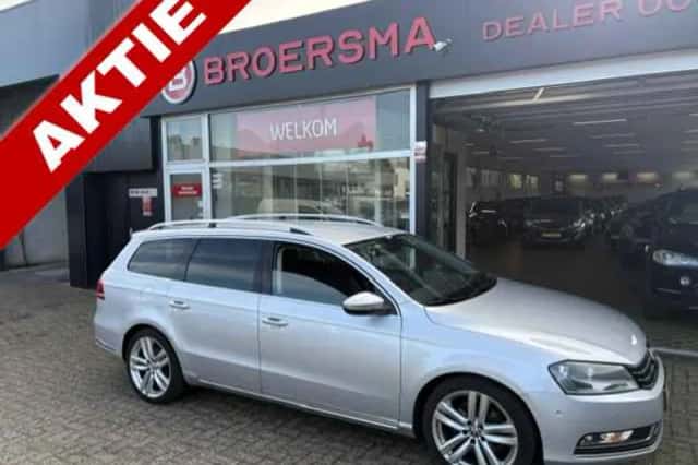 Volkswagen Passat (2012) thumbnail 1