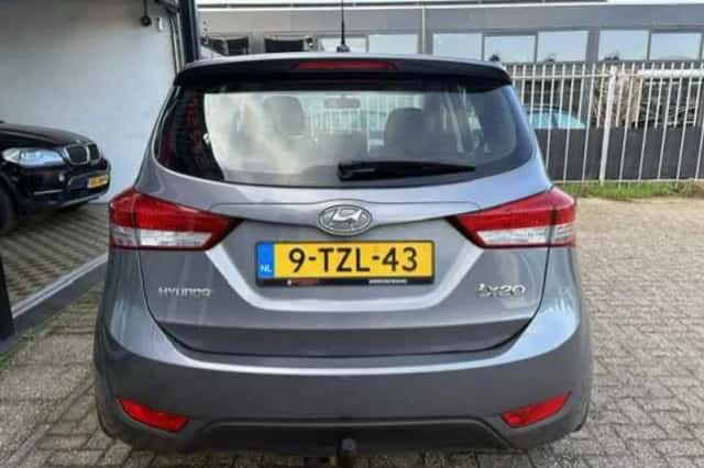 Hyundai ix20 (2013) thumbnail 3