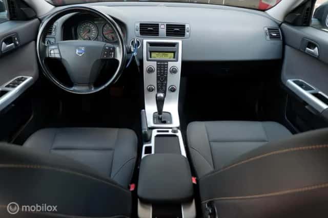 Volvo V50 (2010) thumbnail 2