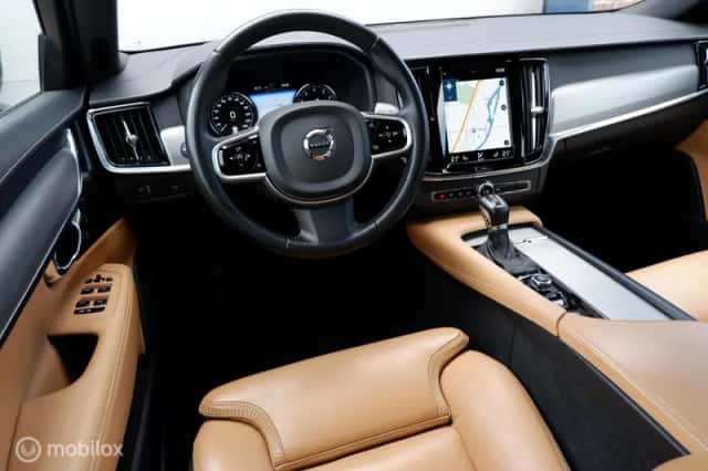 Volvo V90 (2020) thumbnail 4