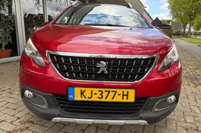 Peugeot 2008 (2016) thumbnail 4