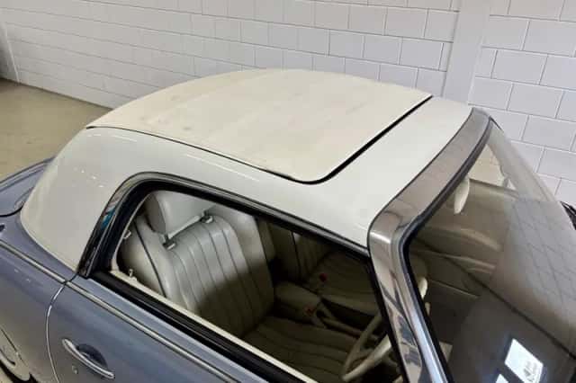 Nissan Figaro (1991) thumbnail 6