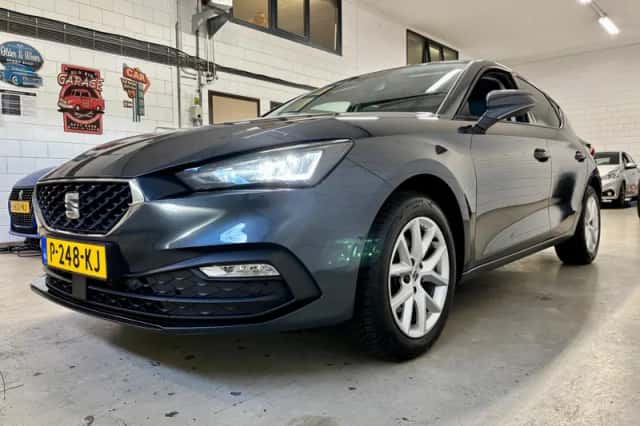 SEAT Leon (2022) thumbnail 4