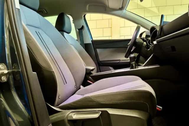 SEAT Leon (2022) thumbnail 6