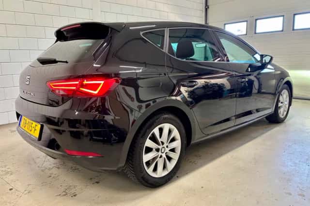 SEAT Leon (2018) thumbnail 2