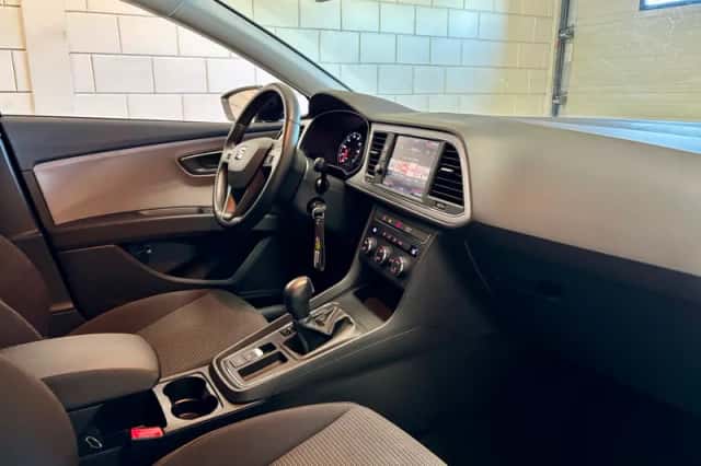 SEAT Leon (2018) thumbnail 5