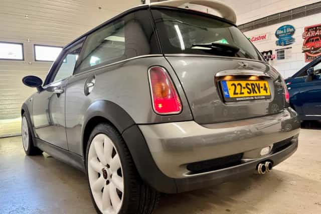 MINI Cooper S (2002) thumbnail 3