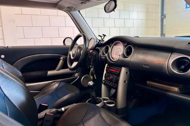 MINI Cooper S (2002) thumbnail 5