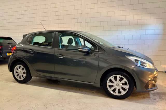 Peugeot 208 (2016) thumbnail 1
