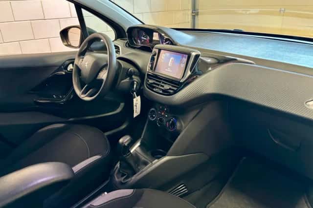 Peugeot 208 (2016) thumbnail 5