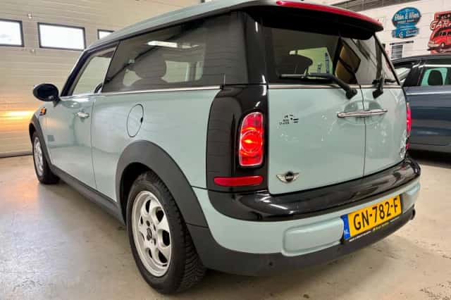 MINI Clubman (2011) thumbnail 3