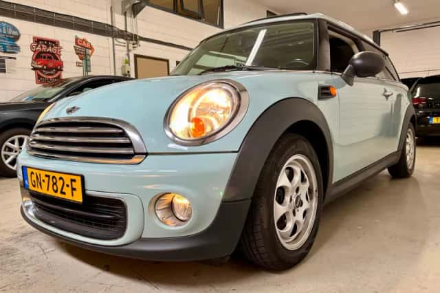 MINI Clubman (2011) thumbnail 4