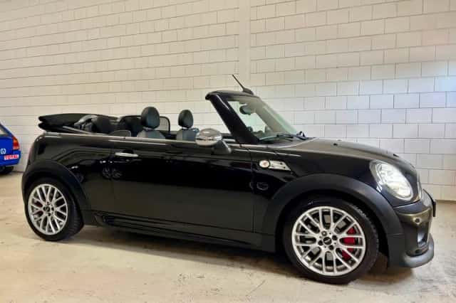 MINI Cabrio (2013) thumbnail 2