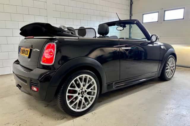 MINI Cabrio (2013) thumbnail 3