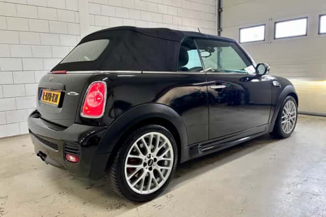 MINI Cabrio (2013) thumbnail 4