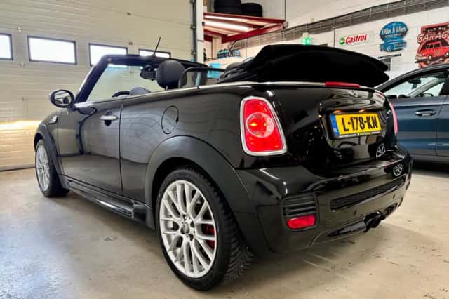 MINI Cabrio (2013) thumbnail 5