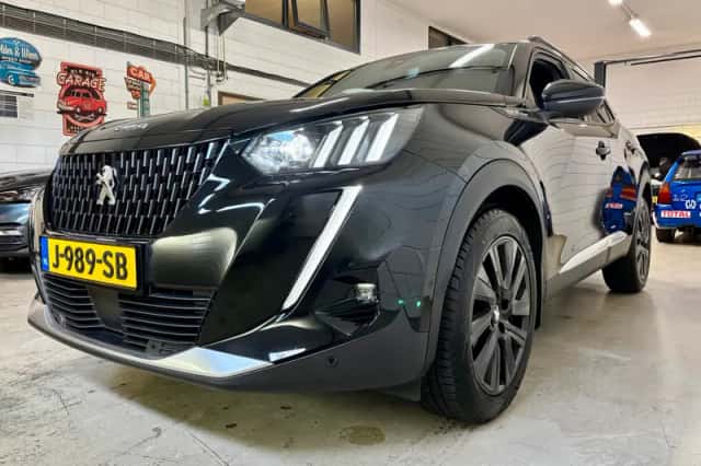 Peugeot 2008 (2020) thumbnail 4