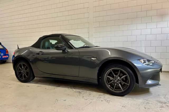 Mazda MX-5 (2016) thumbnail 1