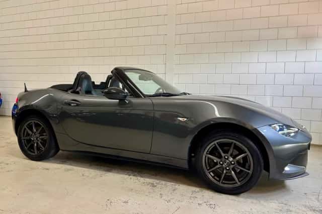 Mazda MX-5 (2016) thumbnail 2