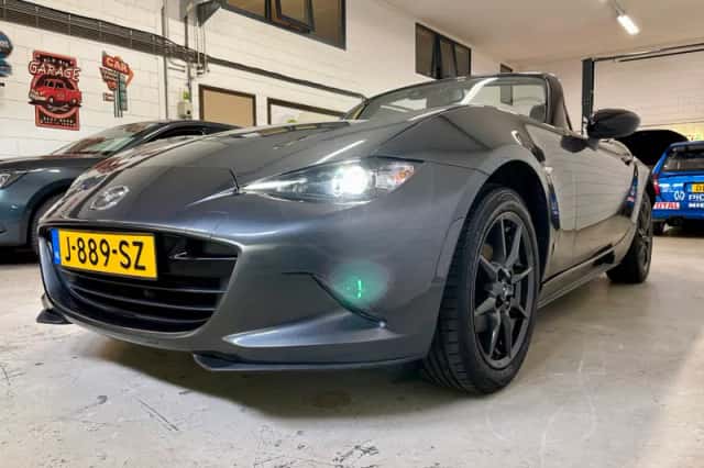 Mazda MX-5 (2016) thumbnail 6