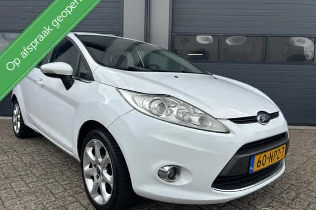 Ford Fiesta (2010) thumbnail 1