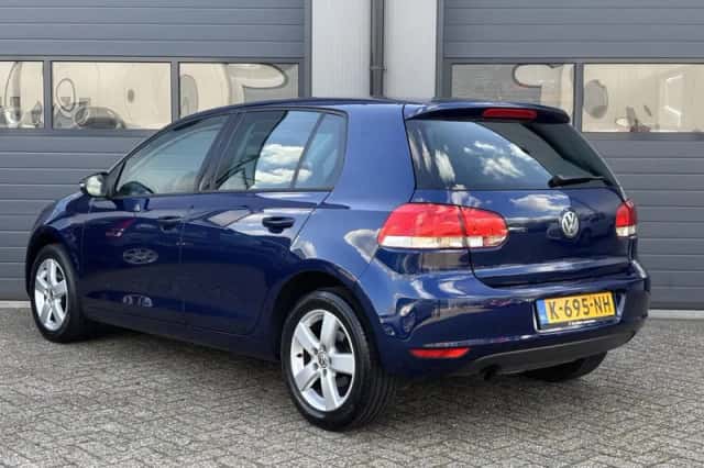 Volkswagen Golf (2010) thumbnail 5