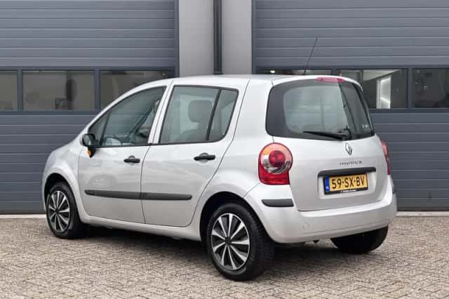 Renault Modus (2006) thumbnail 5