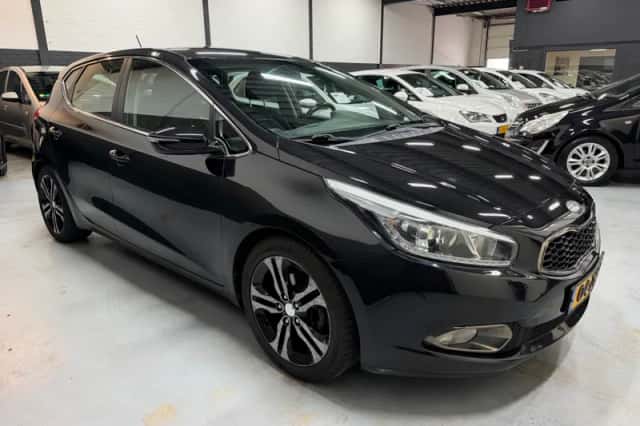 Kia Cee'd (2013) thumbnail 3