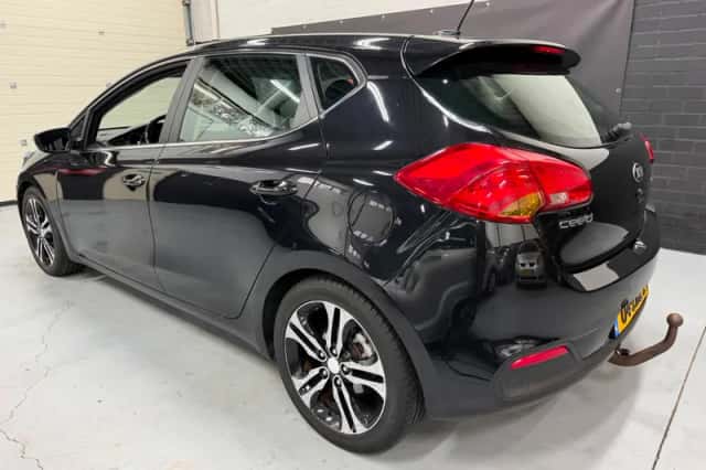 Kia Cee'd (2013) thumbnail 4