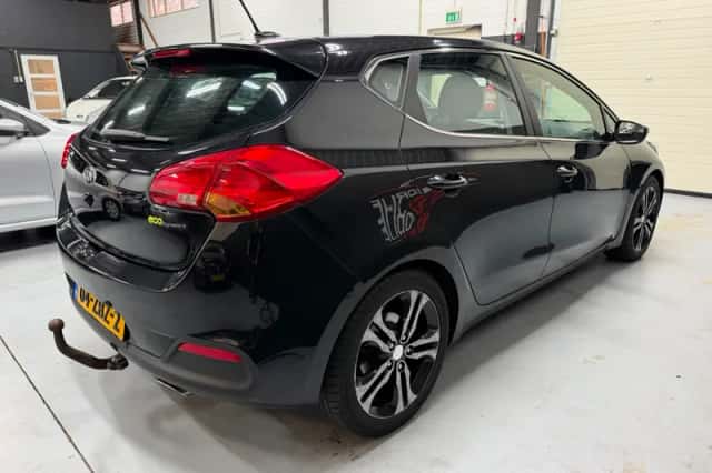 Kia Cee'd (2013) thumbnail 6