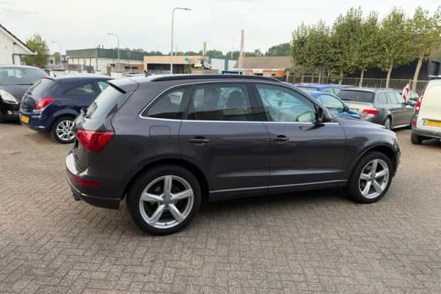Audi Q5 (2009) thumbnail 4
