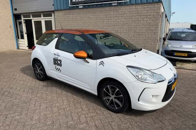 Citroën DS3 (2010) thumbnail 2