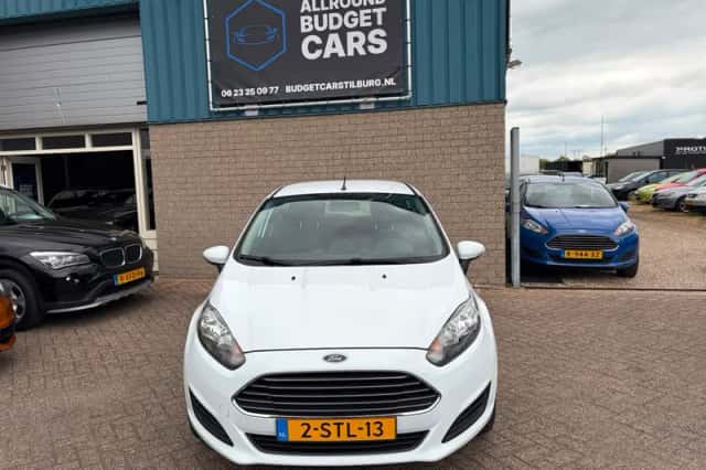 Ford Fiesta (2013) thumbnail 2