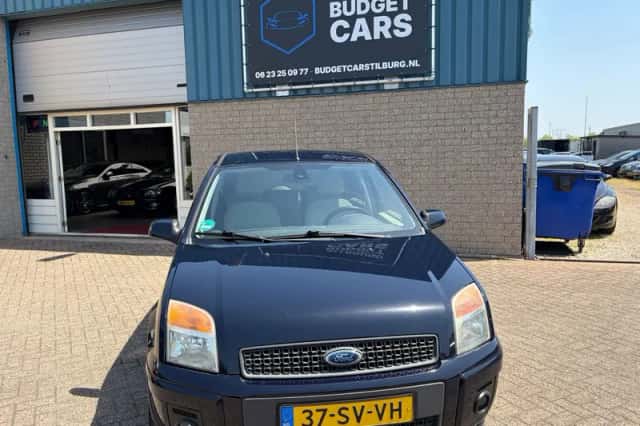 Ford Fusion (2006) thumbnail 2