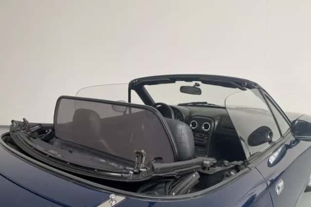 Mazda MX-5 (1997) thumbnail 4