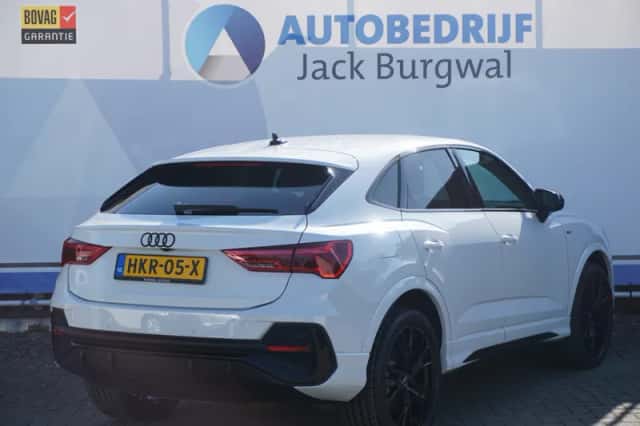 Audi Q3 Sportback (2021) thumbnail 2