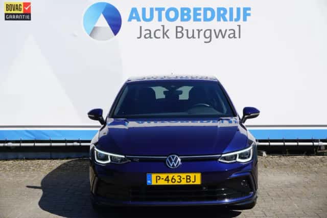 Volkswagen Golf (2022) thumbnail 3
