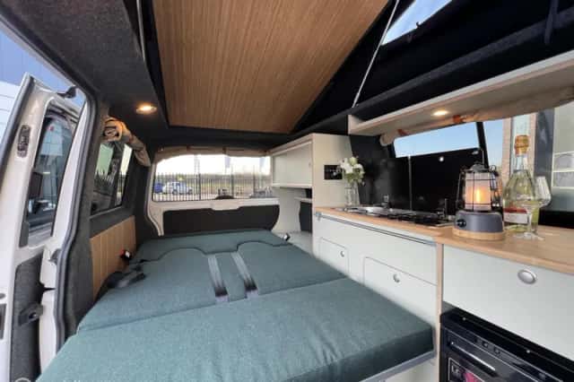 Volkswagen Transporter (2018) thumbnail 4
