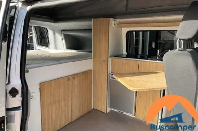 Volkswagen Transporter (2017) thumbnail 2