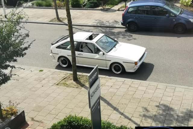 Volkswagen Scirocco (1987) thumbnail 2