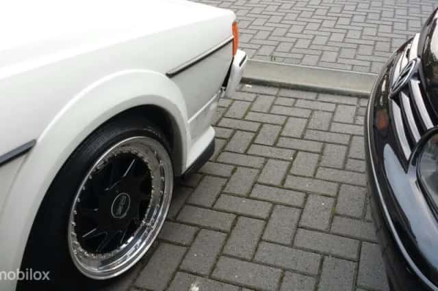 Volkswagen Scirocco (1987) thumbnail 4