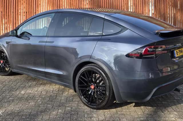 Tesla Model X (2022) thumbnail 5