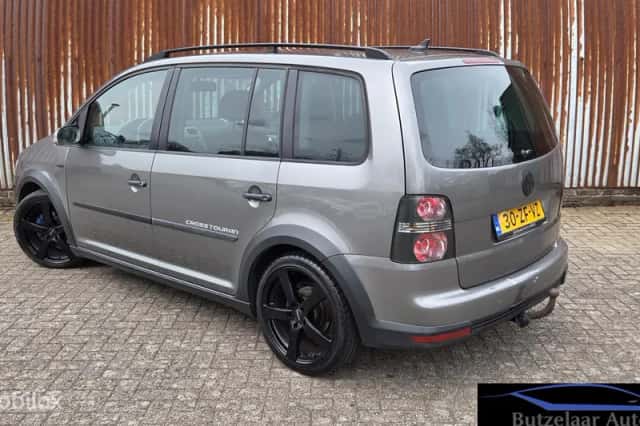 Volkswagen Touran (2008) thumbnail 3