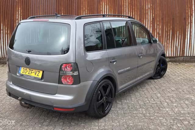 Volkswagen Touran (2008) thumbnail 5