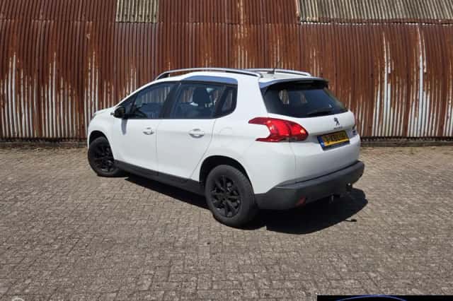 Peugeot 2008 (2014) thumbnail 3