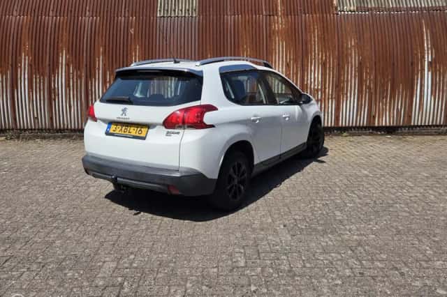 Peugeot 2008 (2014) thumbnail 5