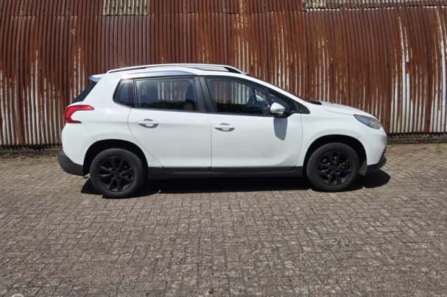 Peugeot 2008 (2014) thumbnail 6