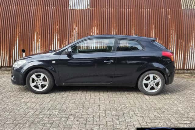 Kia ProCeed (2008) thumbnail 2