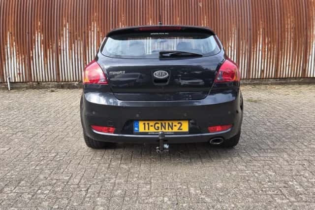 Kia ProCeed (2008) thumbnail 4