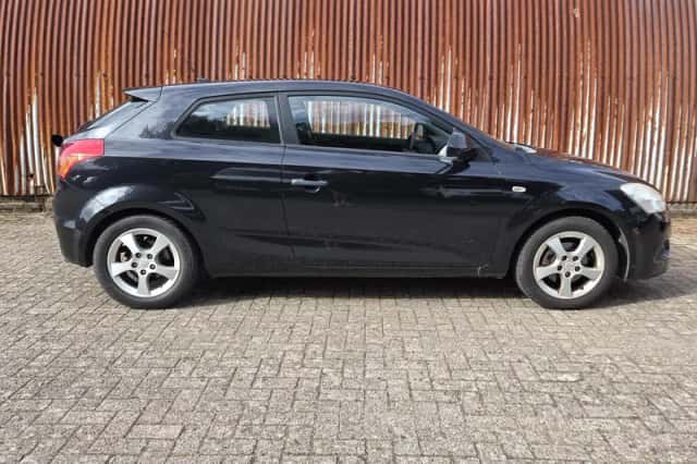 Kia ProCeed (2008) thumbnail 6